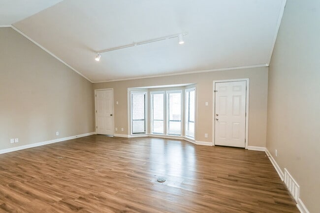 Photo - 5481 Raleigh Lagrange Rd