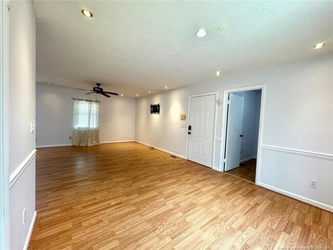 Photo - 5219 Mawood Ave