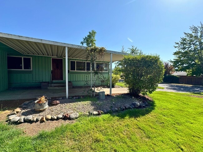 Photo - (HAR) South Eugene 4 bedroom/2 bath Home