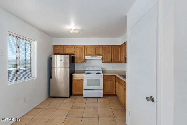 Photo - 1623 E Wood St Unit Apt 202