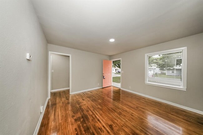 Photo - 5206 N Beaver Ave