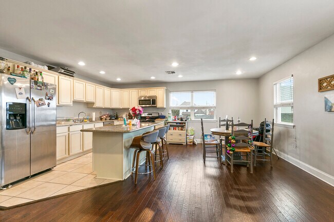 Photo - 6540 Fleur de Lis Dr Casa Adosada