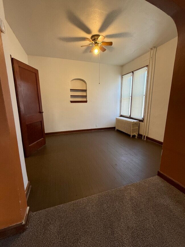 Photo - 825 9th Ave N