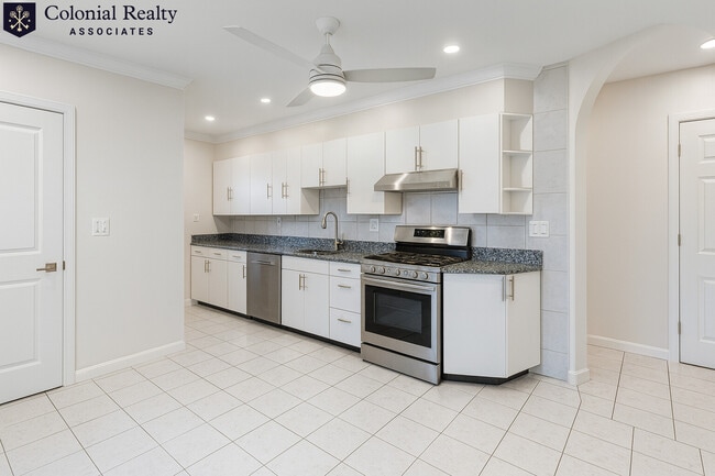 Photo - 83 Putnam St