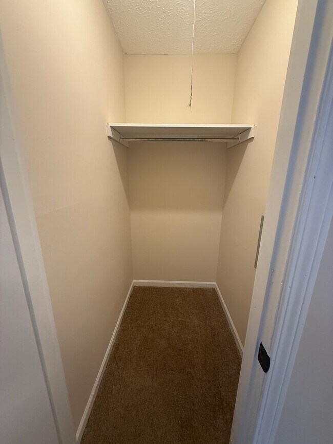 Photo - 150 Essex Ct Unit 150 Essex Court