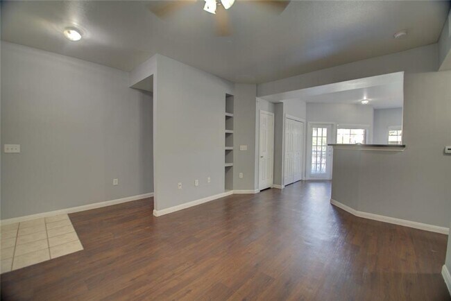 Photo - 2320 Gracy Farms Ln Unidad 712