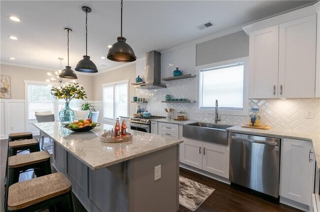 Photo - 202 Haygood Ave SE