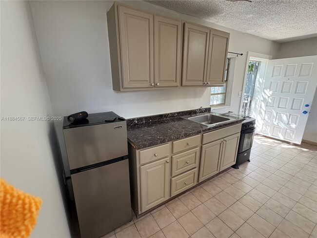 Photo - 2395 NW 4th St Unit 1