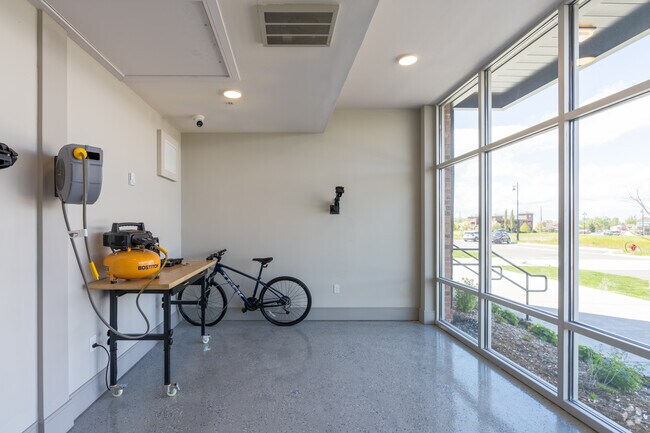 Almacenamiento de bicicletas - The Edison at Bozeman Gateway