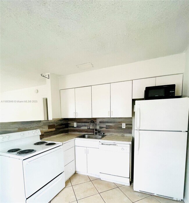 Photo - 400 SE 31st St Unidad 7