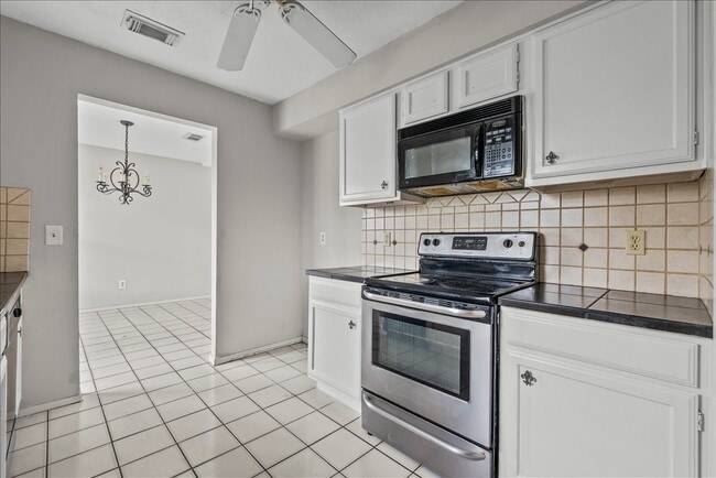 Photo - 2823 Forest Point Dr