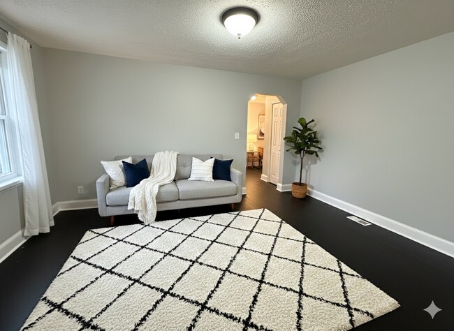 Photo - 4632 Hillside Rd SE Unit 1