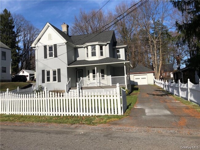 Photo - 4 Edgewood Dr