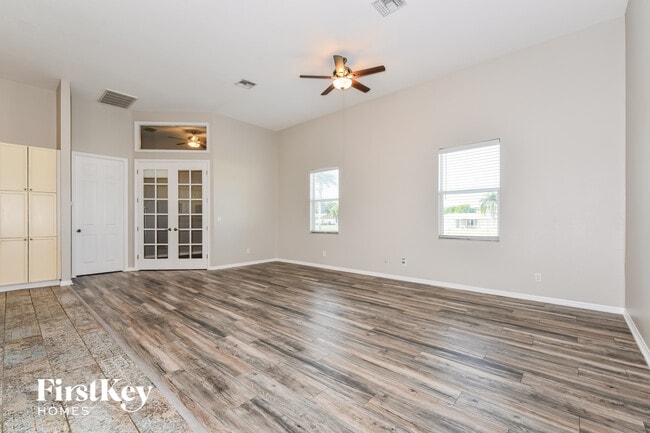 Photo - 507 SE 11th St