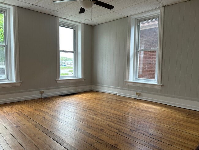 Building Photo - 352 E Bald Eagle St Unit 1