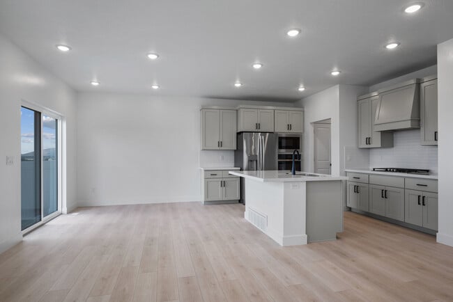 Photo - 38 S Lunar Wy