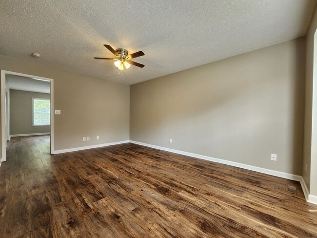 Photo - 4048 New Grange Cir