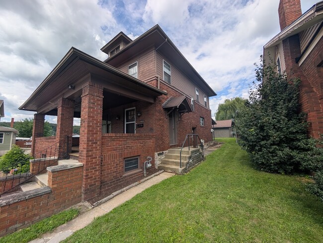 Photo - 2908 Oak Ave