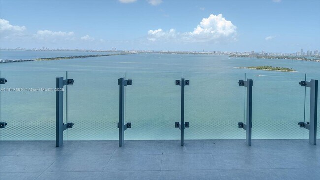 Photo - 700 NE 26th Terrace Unidad 2602