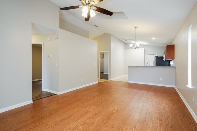 Photo - 1263 Suffolk Pl