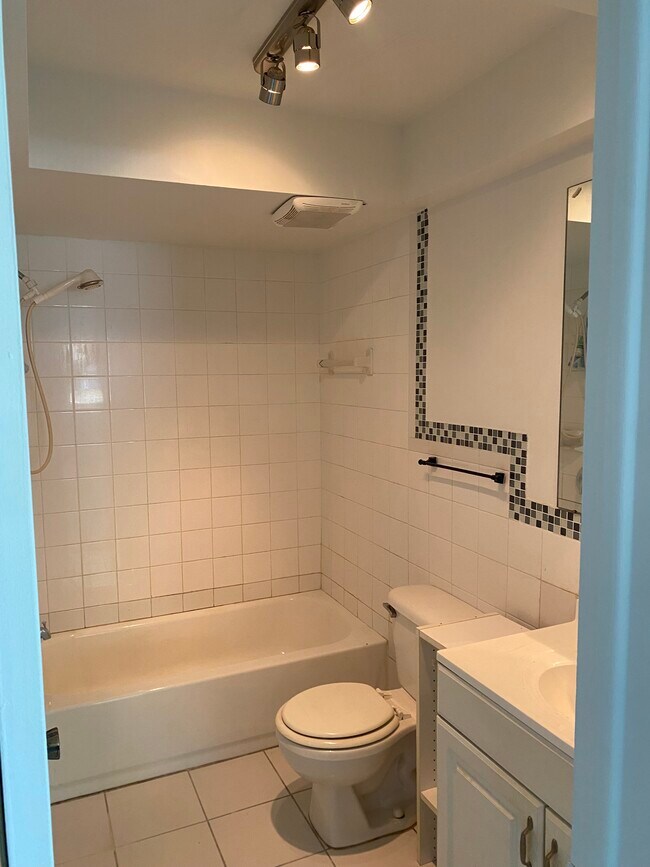 Photo - 3000 St John Dr Unit 1