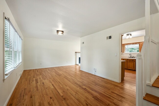 303 S.W. Pinnell Dr