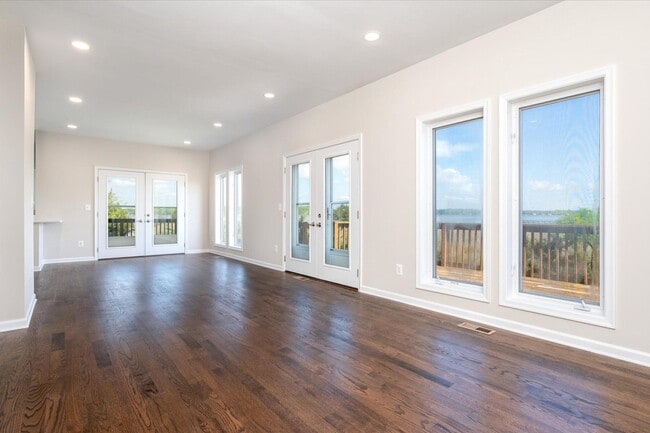 Photo - 1100 Paca Dr