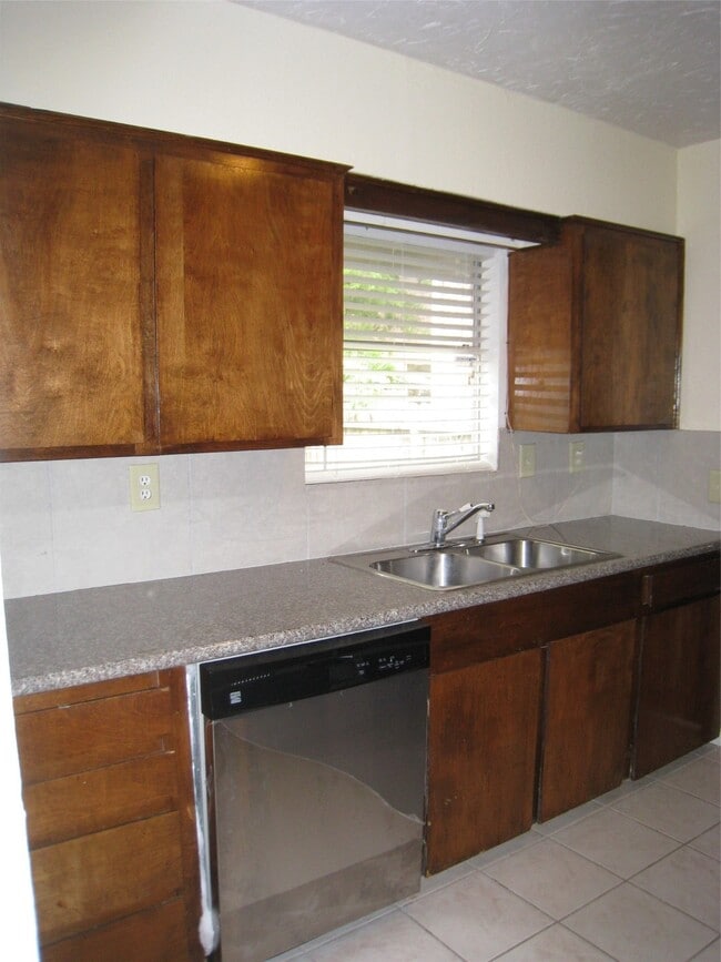 Building Photo - 4337 Effie St Rental