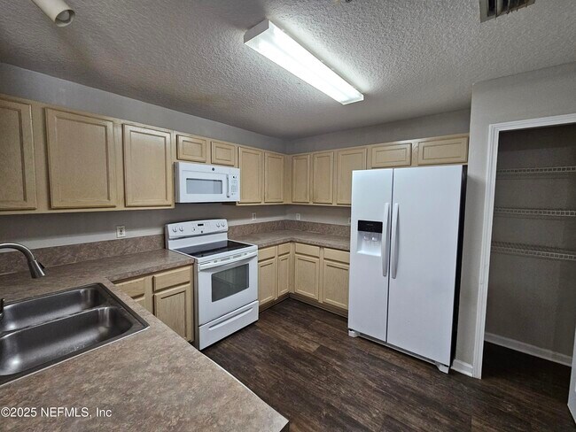 Photo - 6051 Maggies Cir Unit 115
