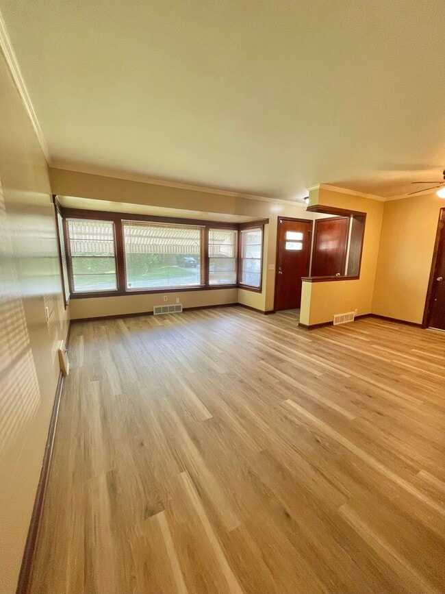 Building Photo - 500 E Angus St Rental