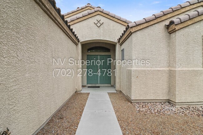 NW!! 4 Bedrooms!!! Single story!!! No Carpet!! Pet Friendly!! Covered Patio!! Low Maintenance Des...
