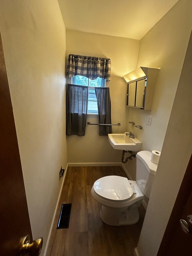 Photo - 313 Russell Ave