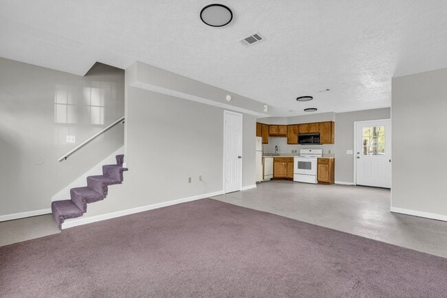 Photo - 452 W Broad St