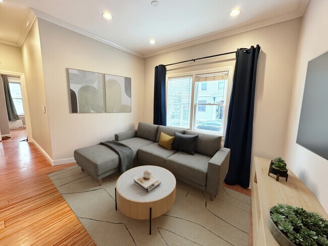 Photo - 499-501-501 Sumner St Unidad 1 Rental