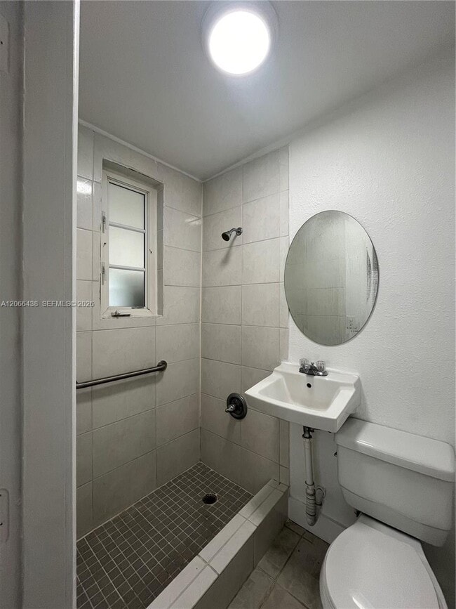 Photo - 160 W 60th St