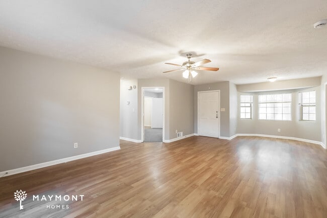 Photo - 445 Meadowbrook Dr
