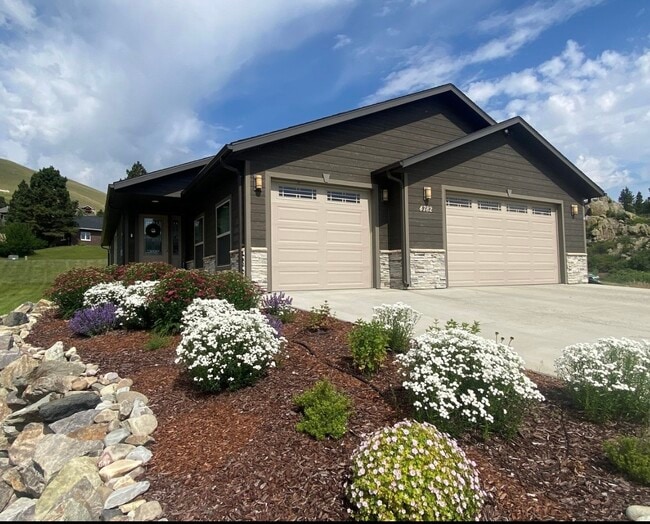 Building Photo - 4782 Hot Spgs Rd