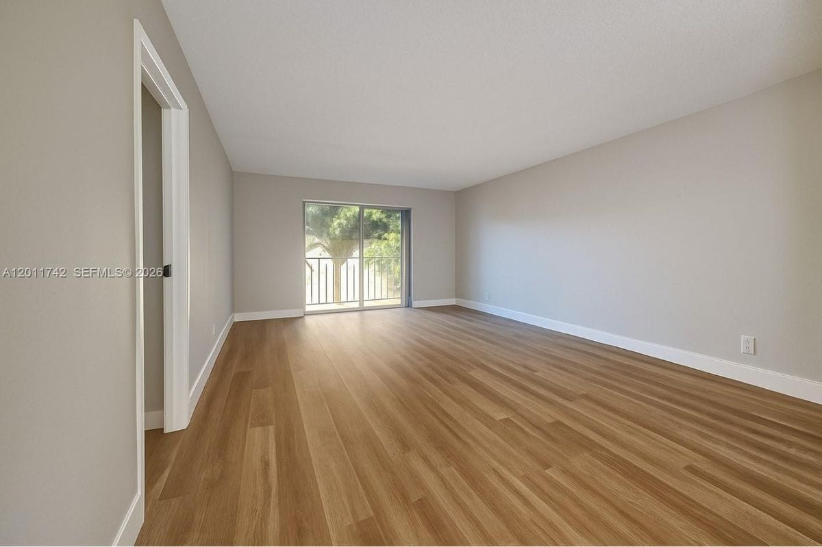 Photo - 333 NW 17th Ct Unidad 203b