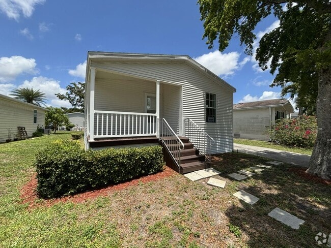 Building Photo - 6305 Colonial Dr Rental