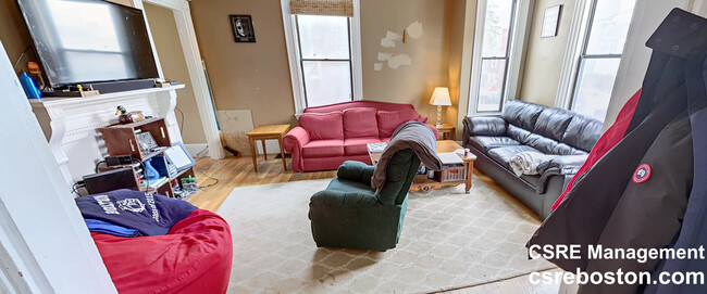 Building Photo - 12 Saunders St Rental