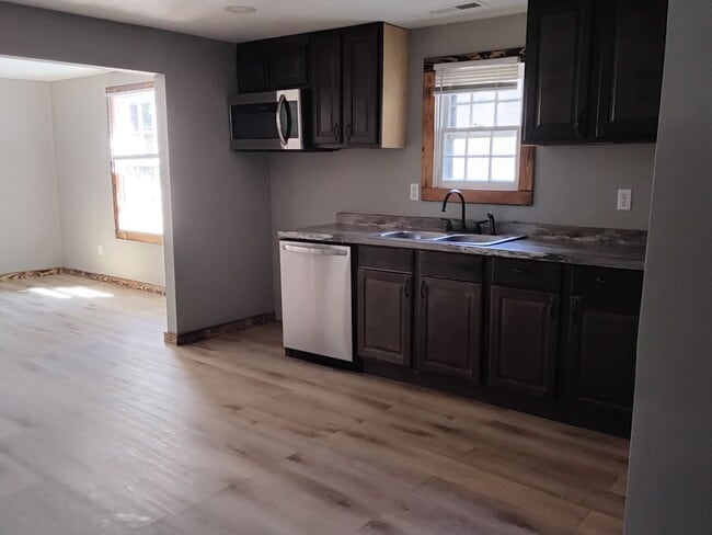 Building Photo - 2127 N Grace Ave Rental