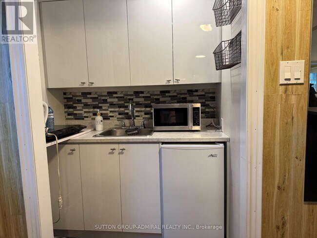 Photo - 82 Henderson Dr