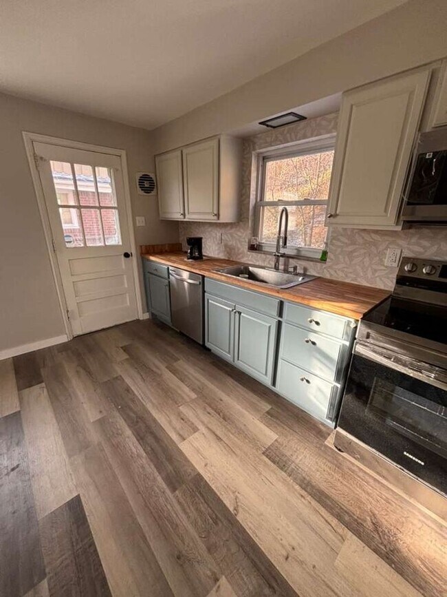 Photo - 1221 Graham Ave