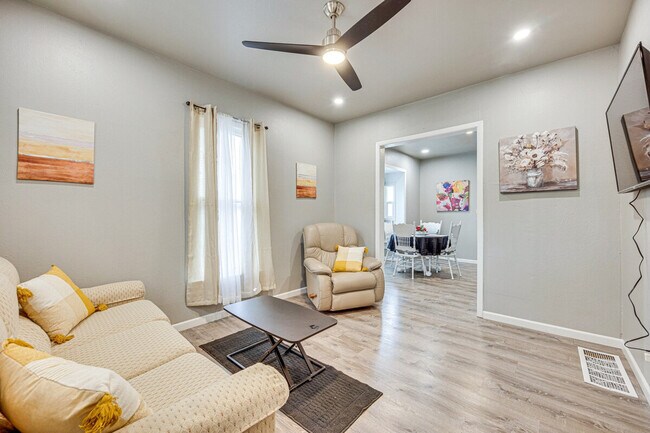 Photo - 744 E Cucharras St Unit ID1386204P