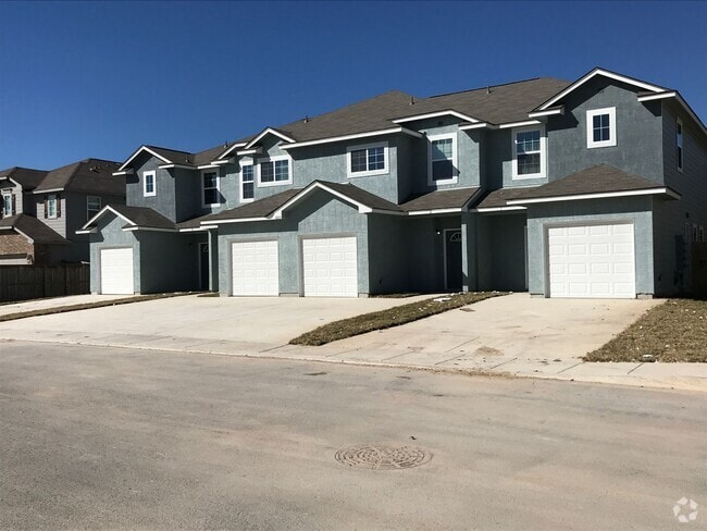 Building Photo - Town home for rent