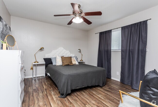 1BR, 1BA - 689SF Bedroom