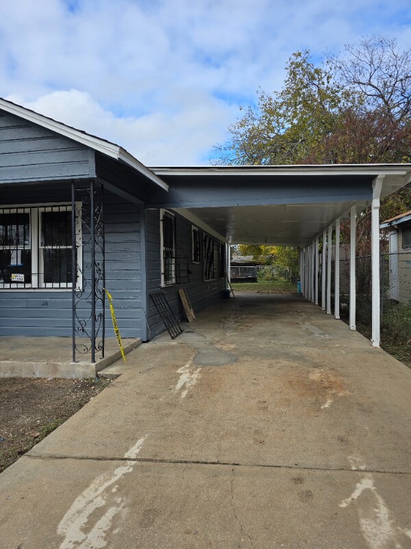 Photo - 339 Leroux St