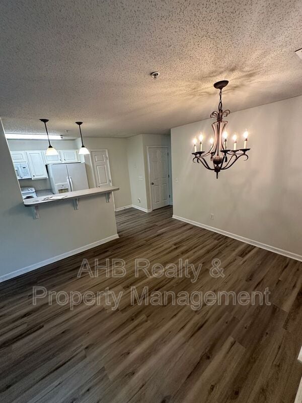 Photo - 3475 Forestdale Dr