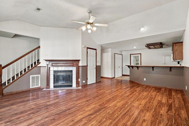 1317 Godas Cir