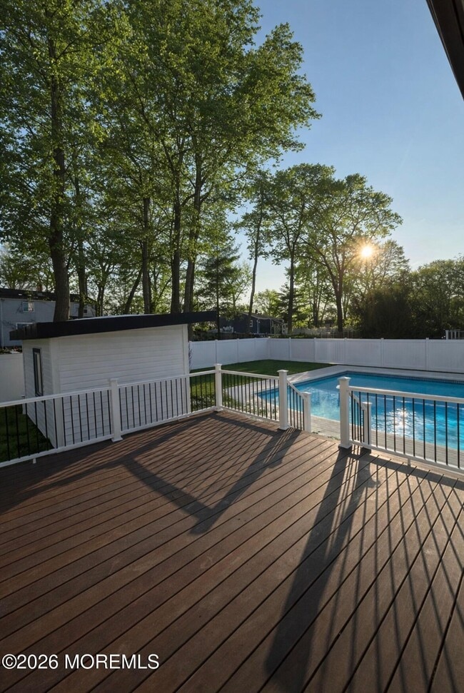 20 Roslyn Dr